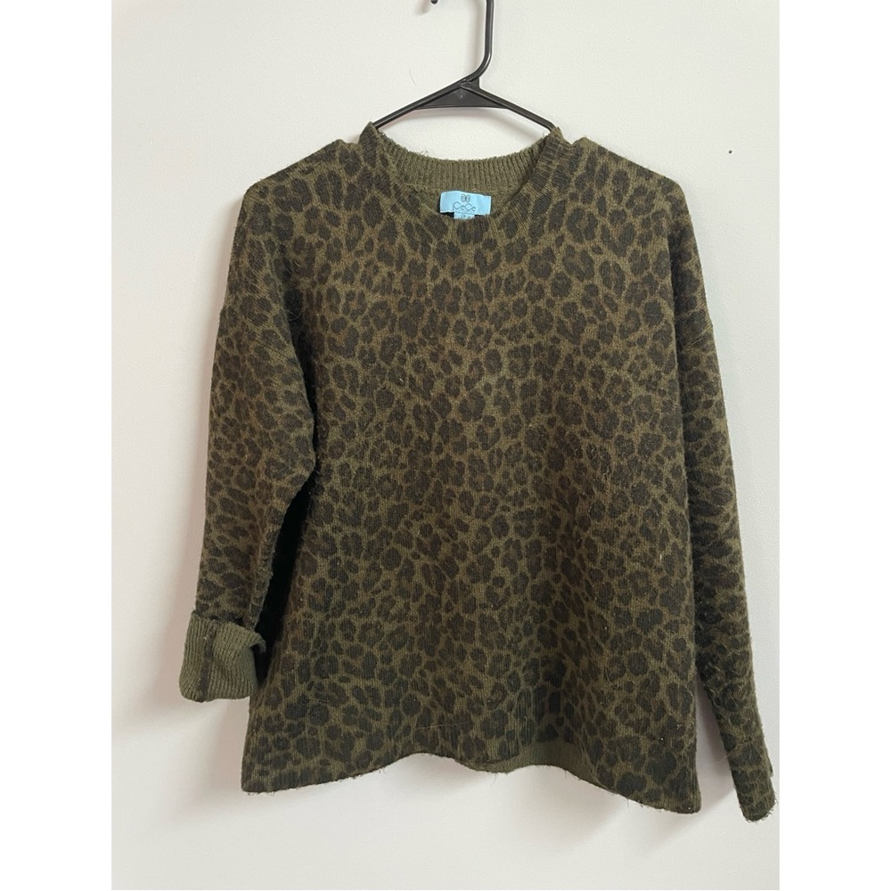 Cece Women’s Size Small 
Leopard Sweater Long Sleeve Green Print
Good comdition